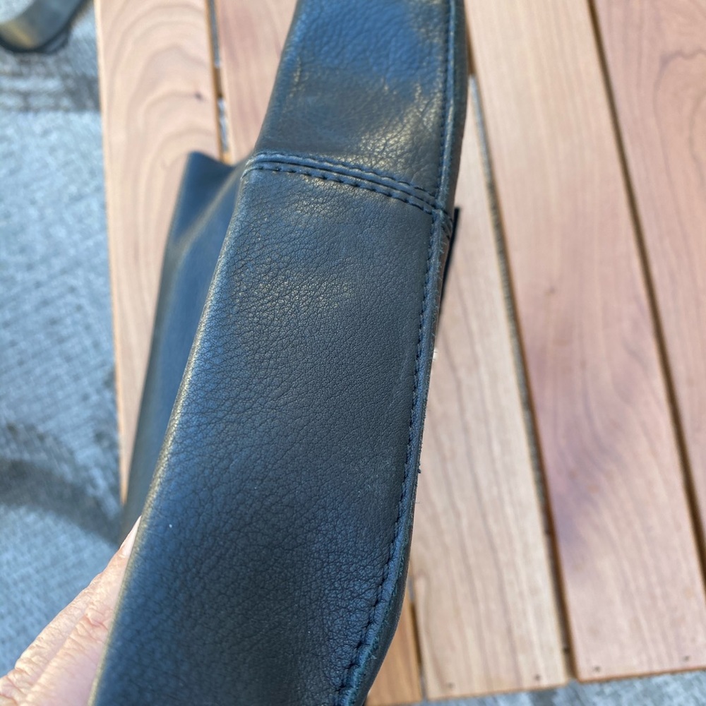 A soft leather black clutch purse - Picture 8 of 11